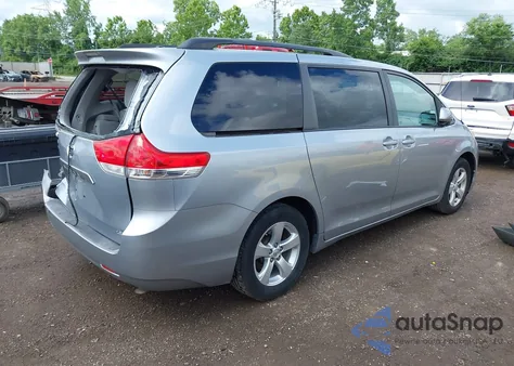 2014 Toyota Sienna Le V6 8 Passenger from USA, damaged, VIN 5TDKK3DC5ES484034